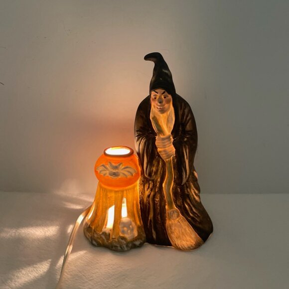 Vintage The Good Company Halloween Ceramic Witch w/ Broom & Cauldron Lighted - Picture 2 of 8
